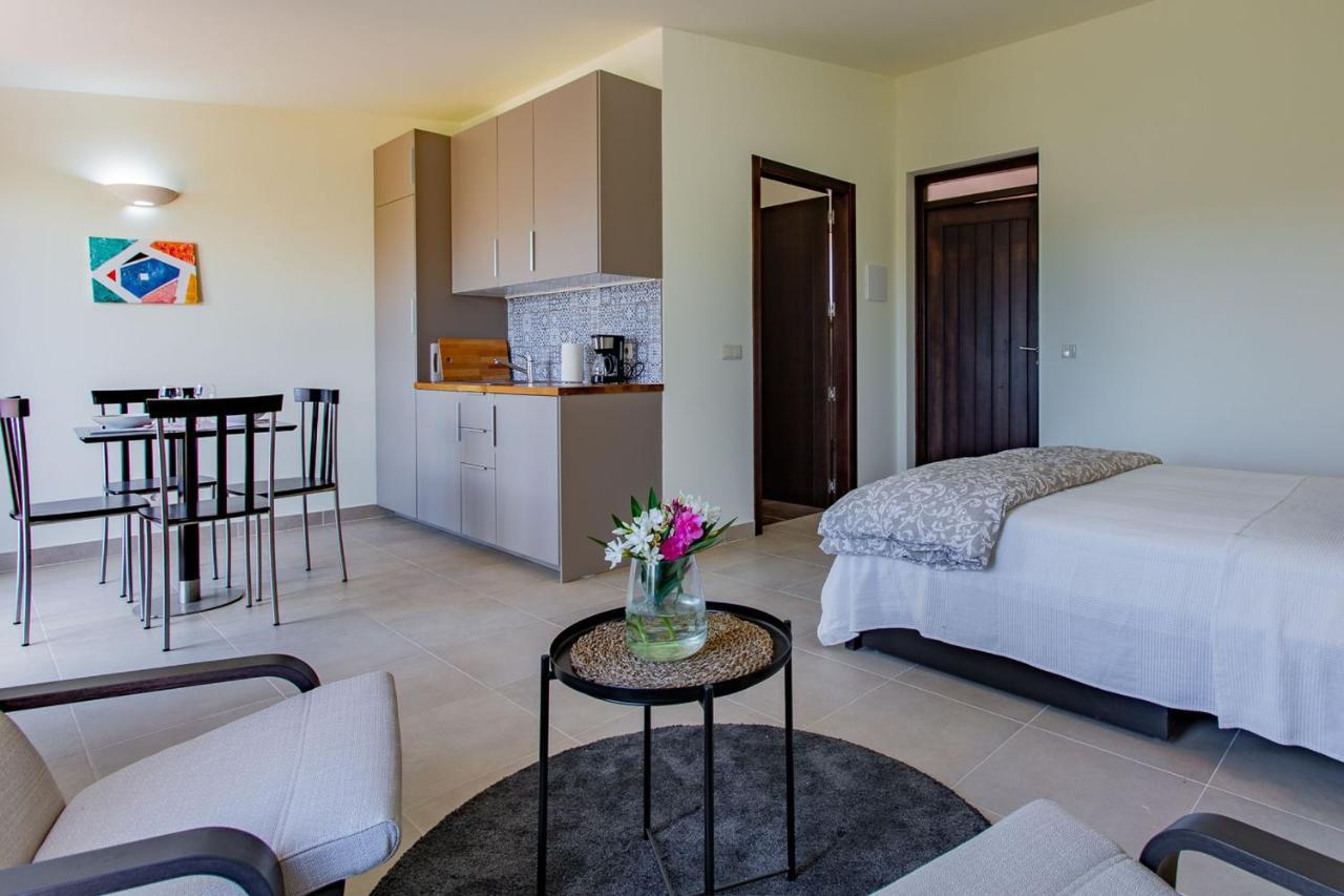 Corte Velada Guest House By Lovelystay Lagos Exterior photo