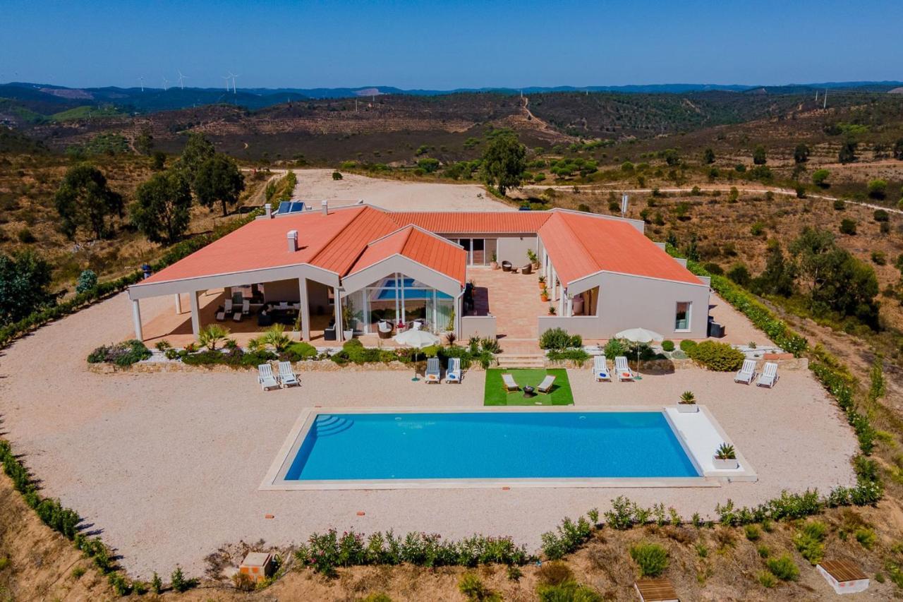Corte Velada Guest House By Lovelystay Lagos Exterior photo