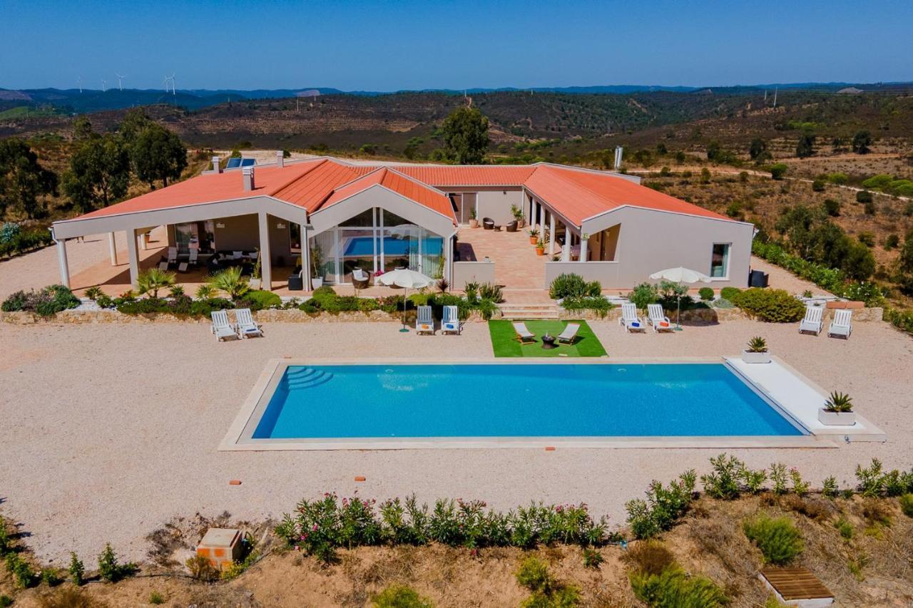 Corte Velada Guest House By Lovelystay Lagos Exterior photo