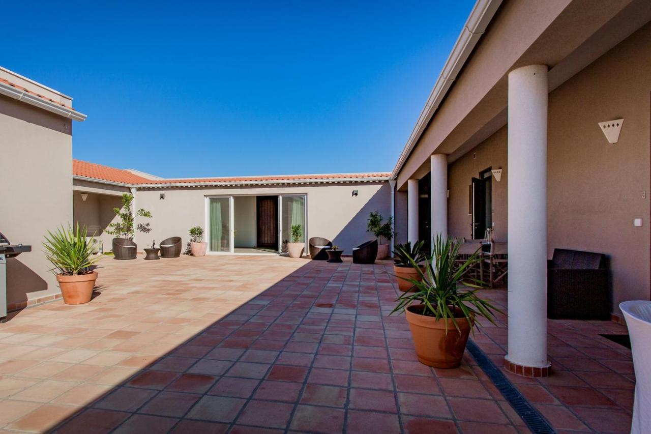 Corte Velada Guest House By Lovelystay Lagos Exterior photo