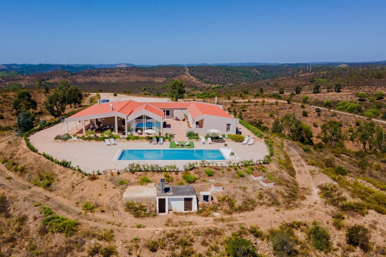 Corte Velada Guest House By Lovelystay Lagos Exterior photo