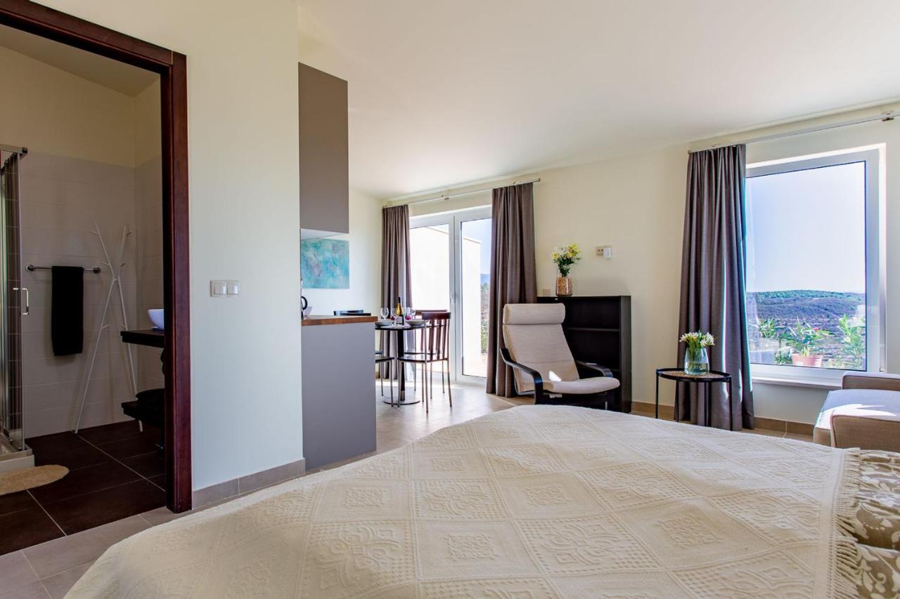 Corte Velada Guest House By Lovelystay Lagos Exterior photo