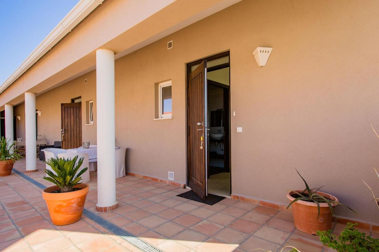 Corte Velada Guest House By Lovelystay Lagos Exterior photo