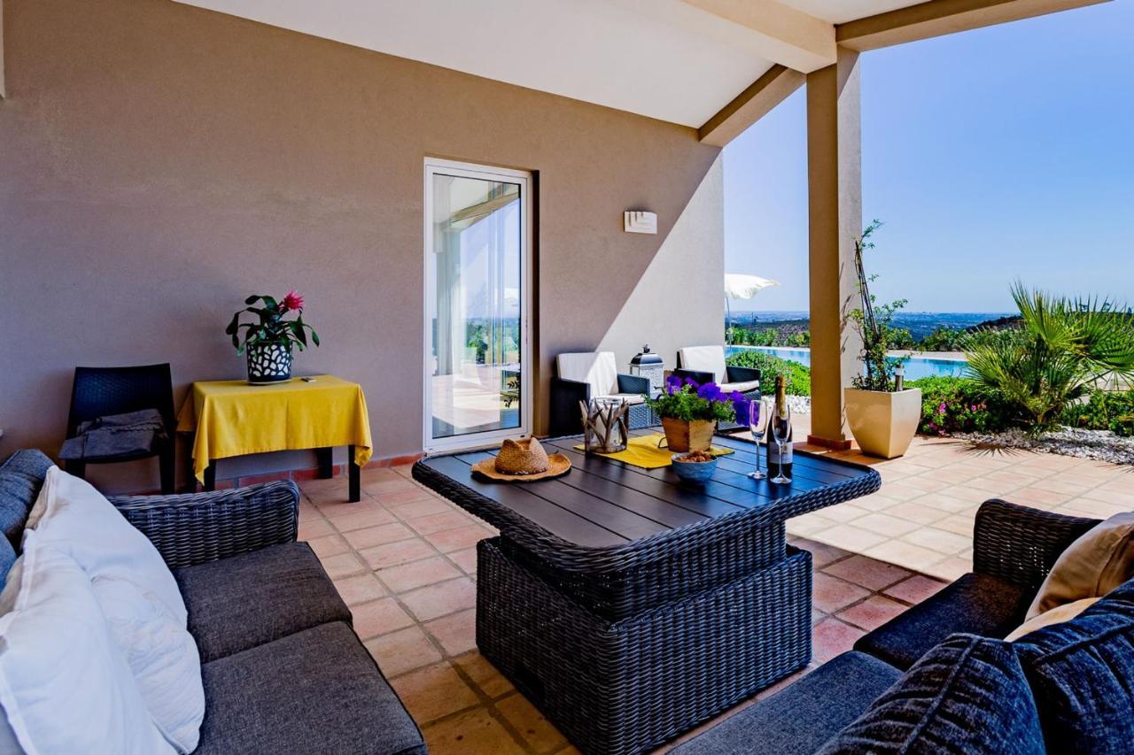 Corte Velada Guest House By Lovelystay Lagos Exterior photo